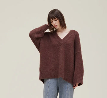 Easy V-neck Sweater- Vino